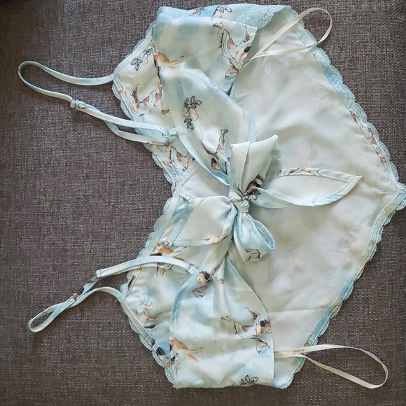 Forever 21 cherub bandana crop top - Picture 2 of 3